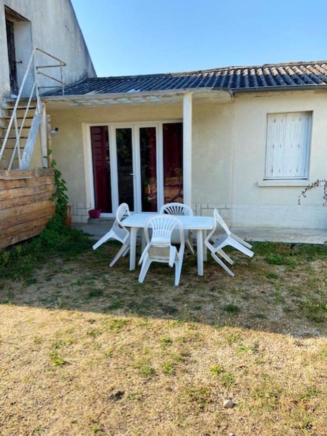 Maison Charmante A Saint-Patrice Avec Jardin Prive エクステリア 写真